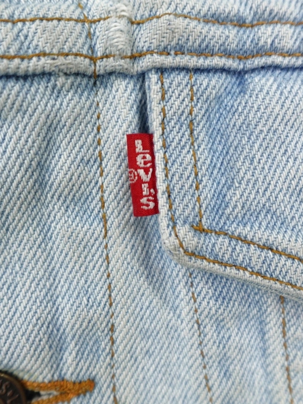 Levi's Men's Light Wash Denim Trucker Jacket - Light Blue - Picture 3 of 5